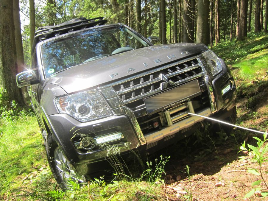 Seilwindenanbausatz Pajero V60 + V80