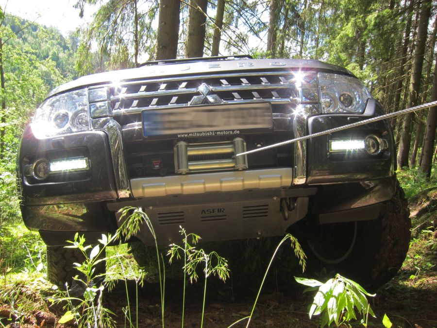 Seilwindenanbausatz Pajero V60 + V80