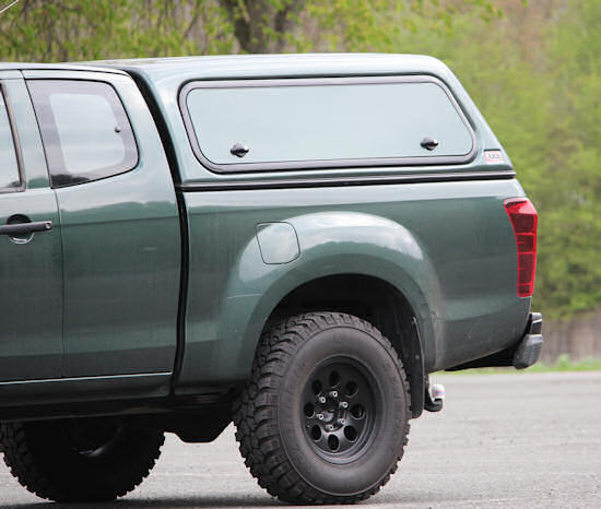 Commercial Hardtop für Isuzu D-Max 06/12-> X-Cab flach seitl. Aluklappen