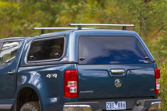 Touring Hardtop f. Isuzu D-Max DC 17-> flach, glatt, seitliche Klappfenster