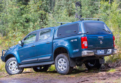 Touring Hardtop f. Isuzu D-Max DC 17-> flach, glatt, seitliche Klappfenster