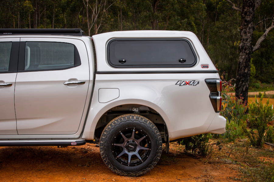 Touring Hardtop f. Isuzu D-Max DC '21-> flach, glatt, seitliche Klappfenster