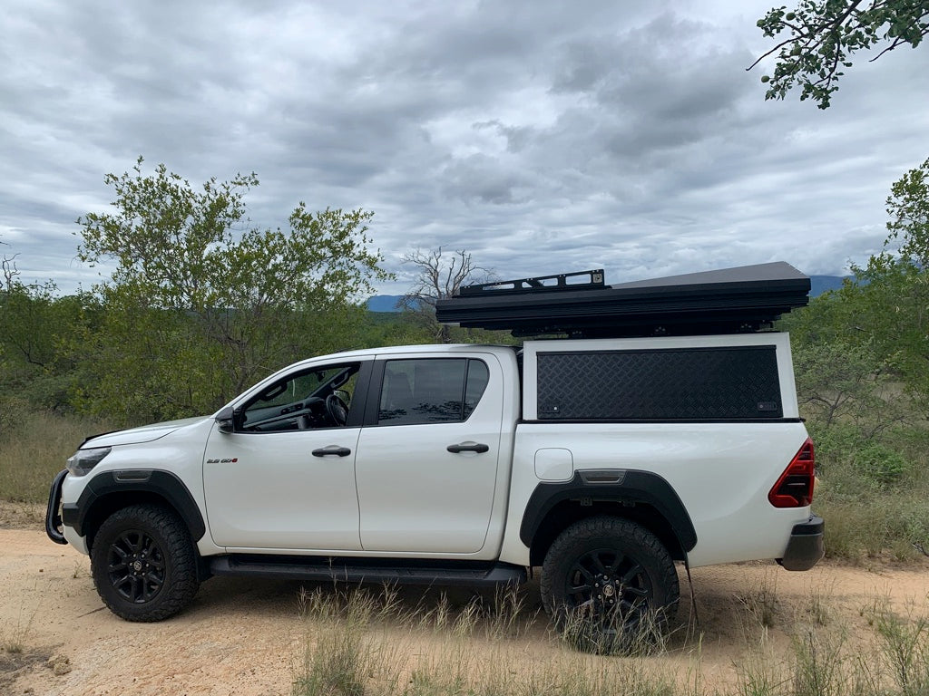 Eezi-Awn Blade 40th Edition Rooftop Tent-Grey