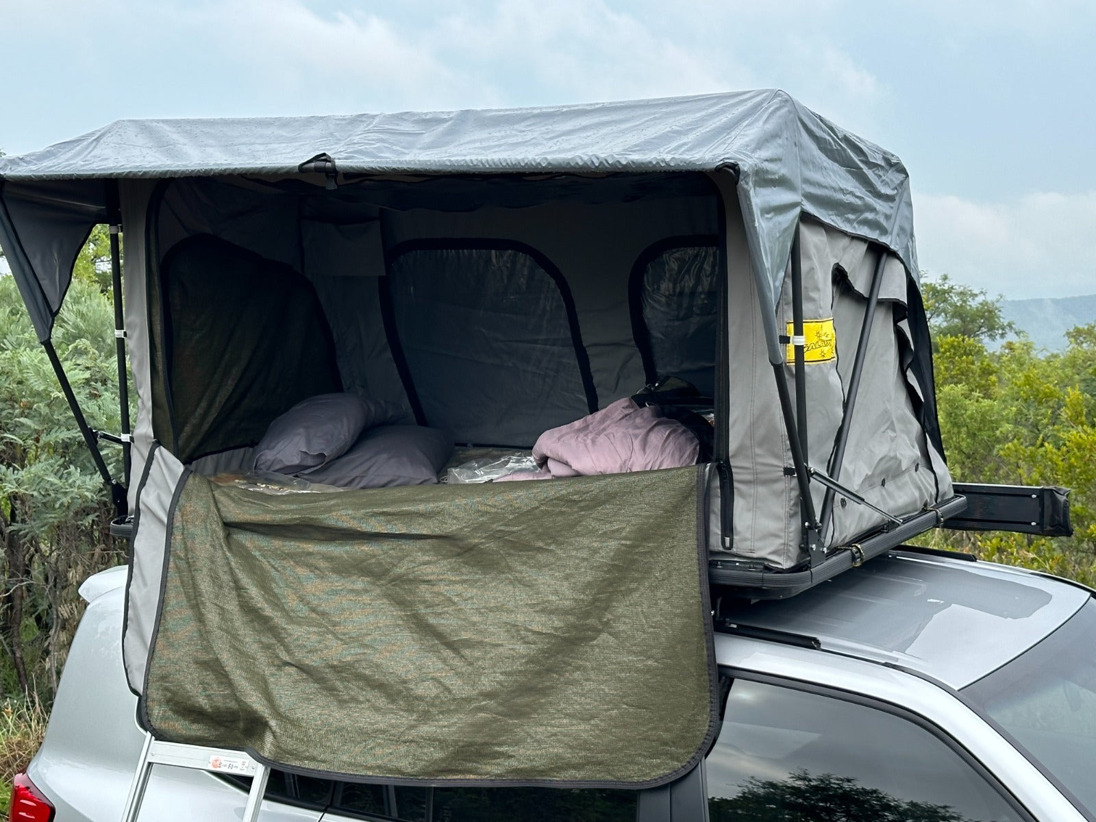 Eezi-Awn Galaxy Rooftop Tent