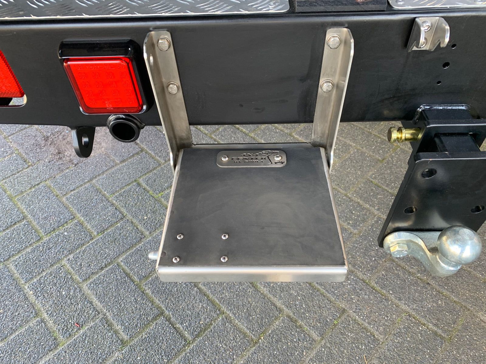 Gobi-X Klappbare Trittstufe für Heckstoßstange