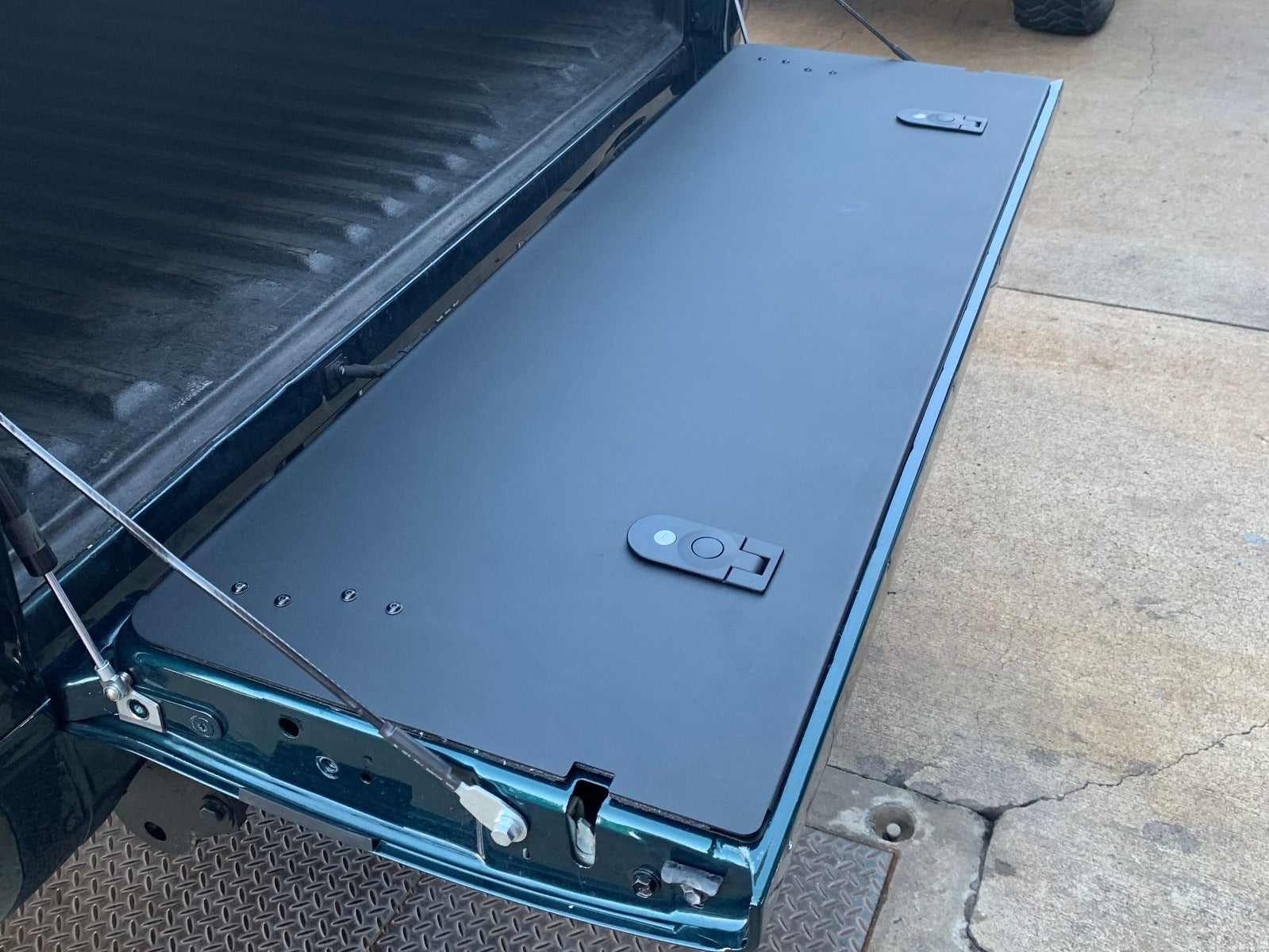 Huracan Fabrication Isuzu D-Max (2020-) Heckklappen-Umbau