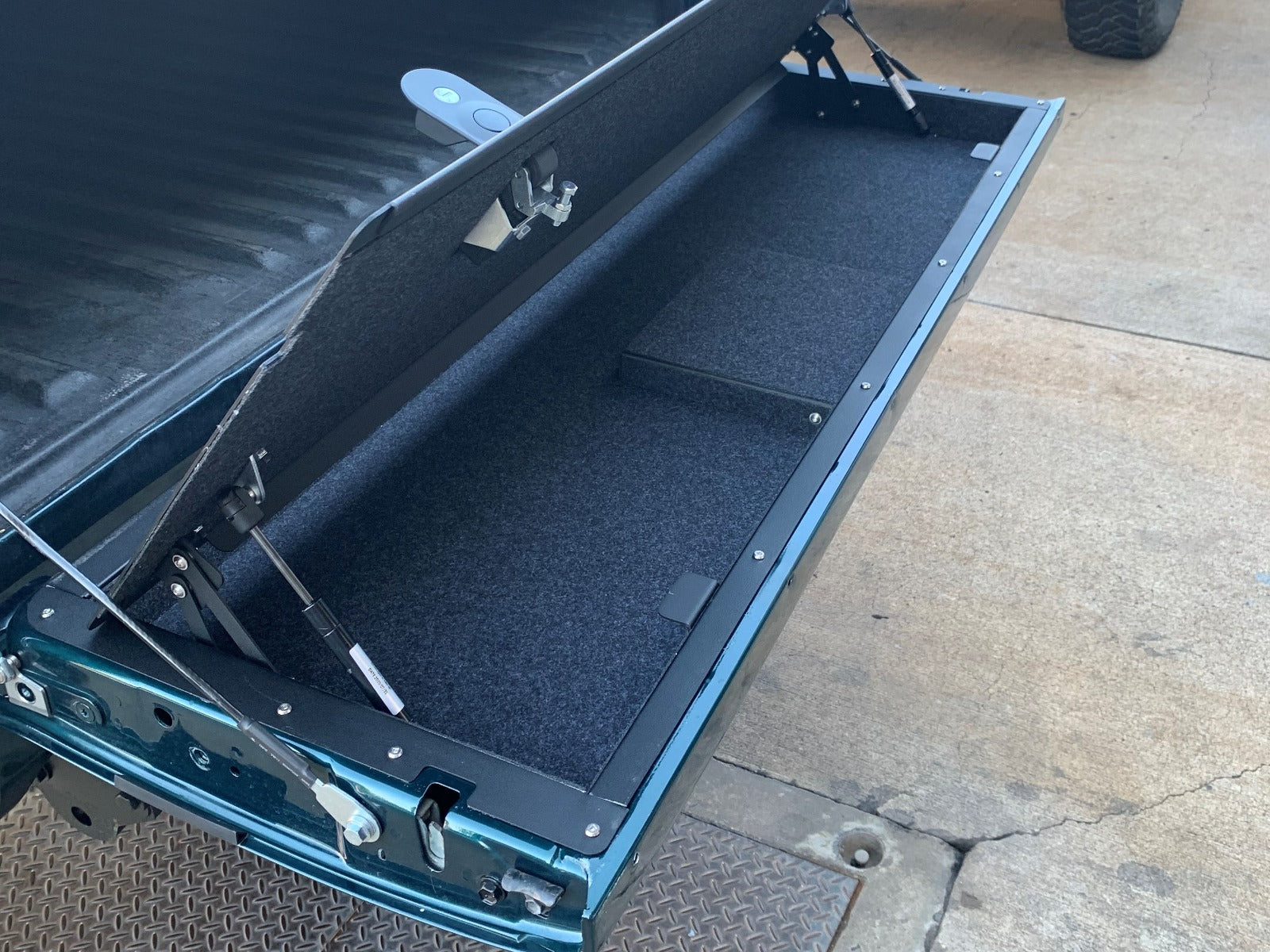 Huracan Fabrication Isuzu D-Max (2020-) Heckklappen-Umbau