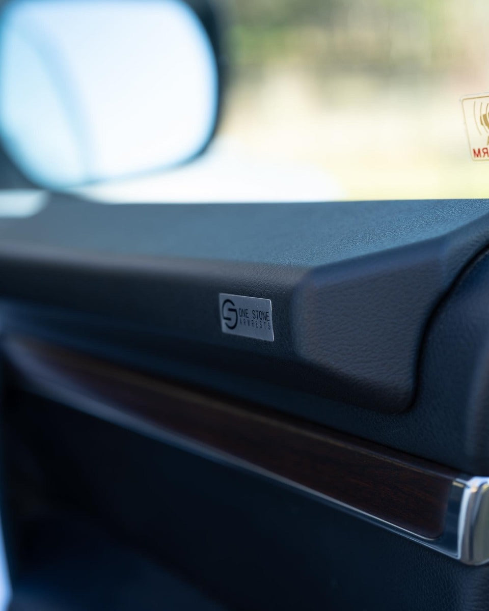 One Stone Universal Armrests Black