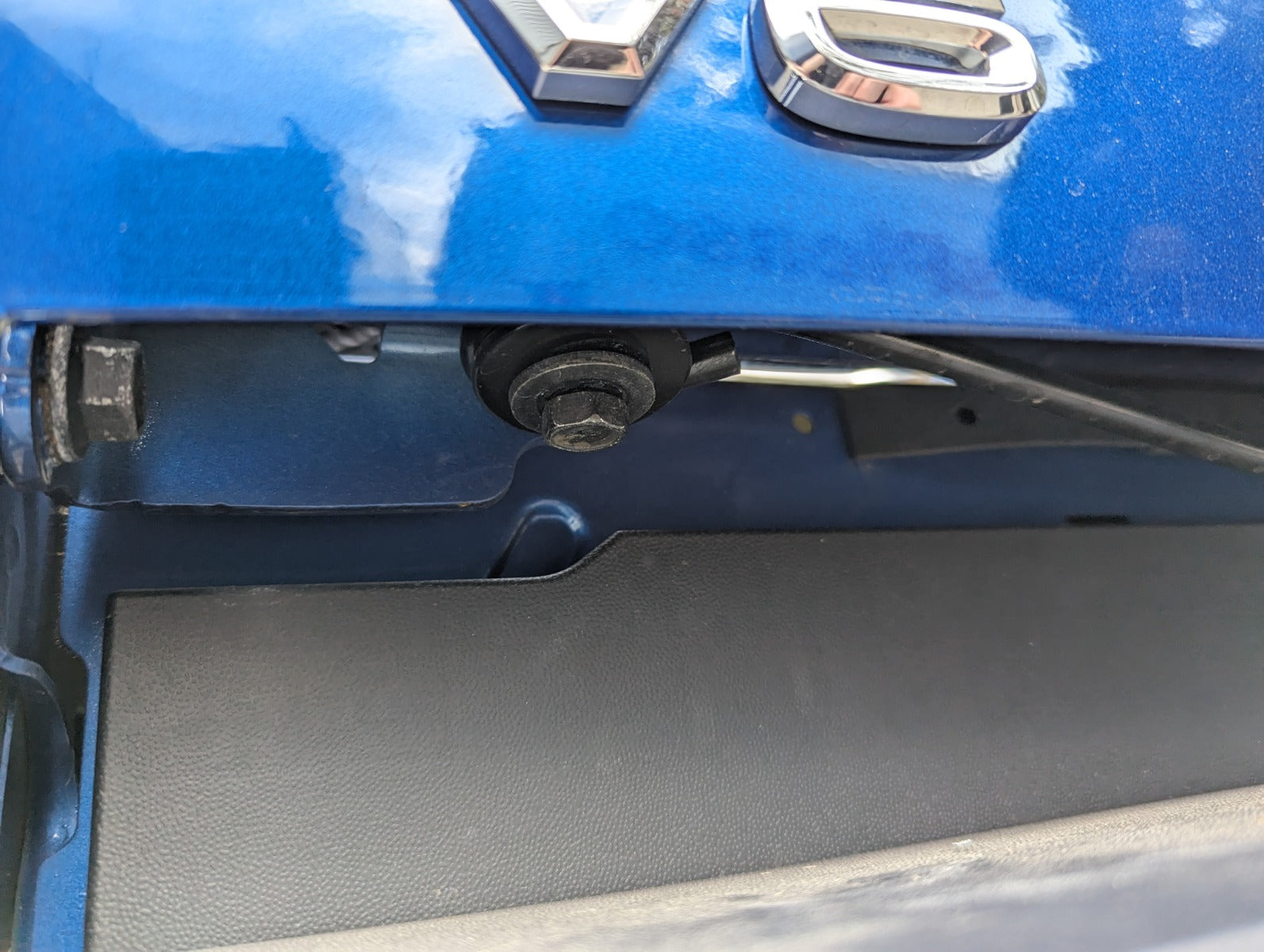 Huracan Fabrication Zusatzfeder für Heckklappen-Umbau Ford Ranger 2022-