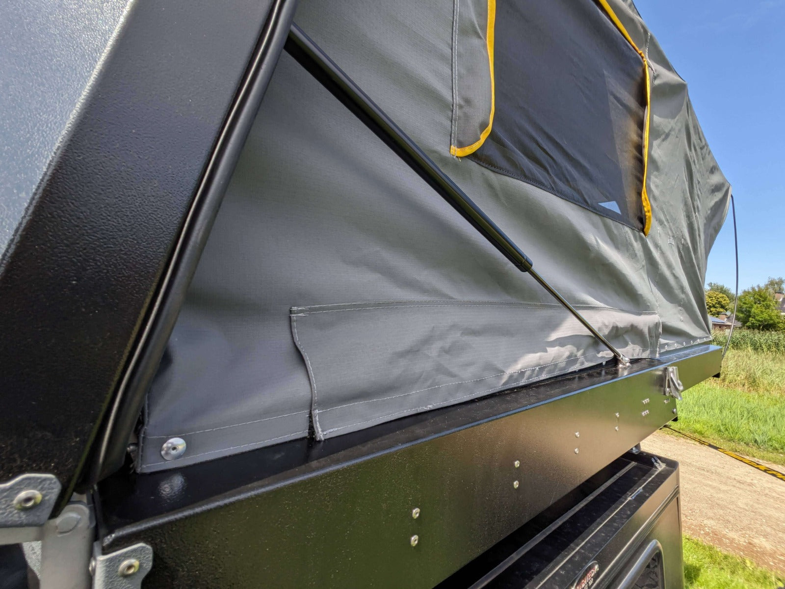 Quick Pitch MiniMax Rooftop Tent