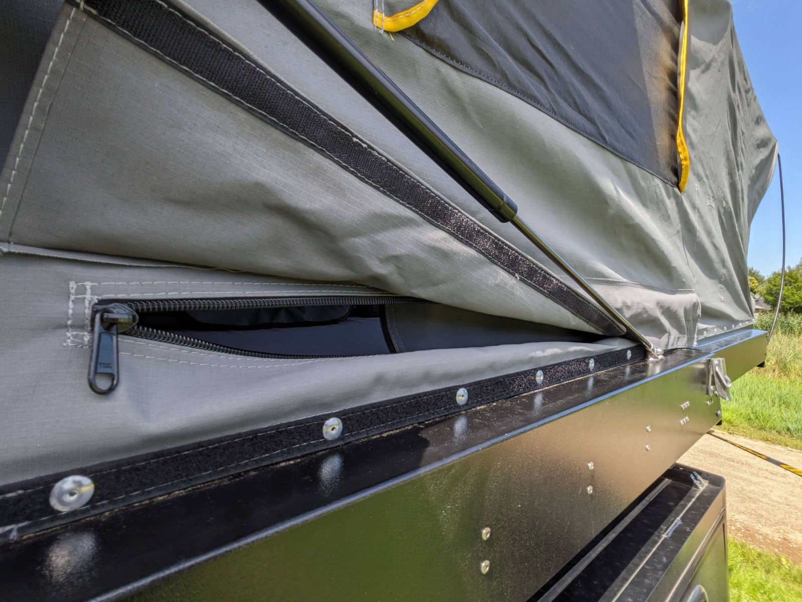 Quick Pitch MiniMax Rooftop Tent