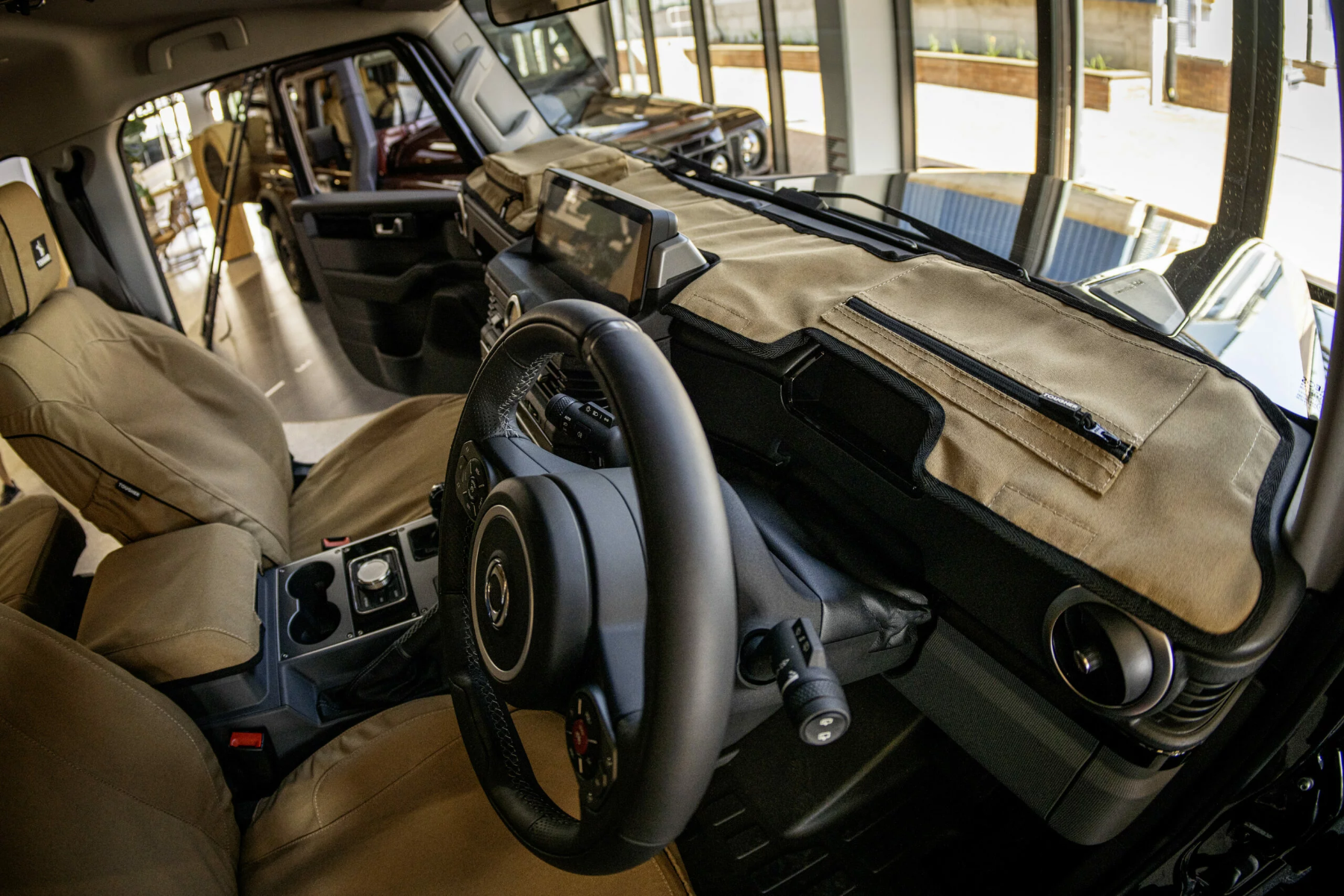 Tougher Dashboard-cover INEOS Grenadier